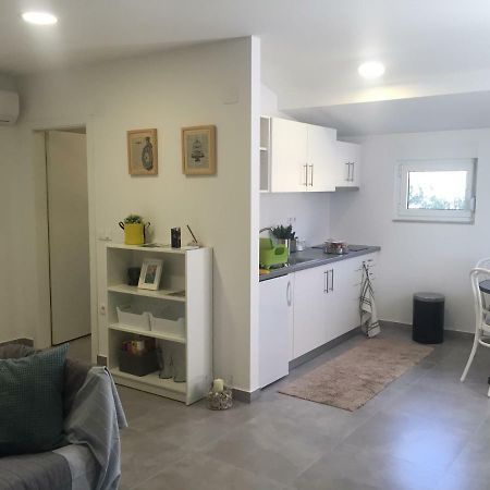 Apartman Zeljka Apartment พอดโกรา ภายนอก รูปภาพ