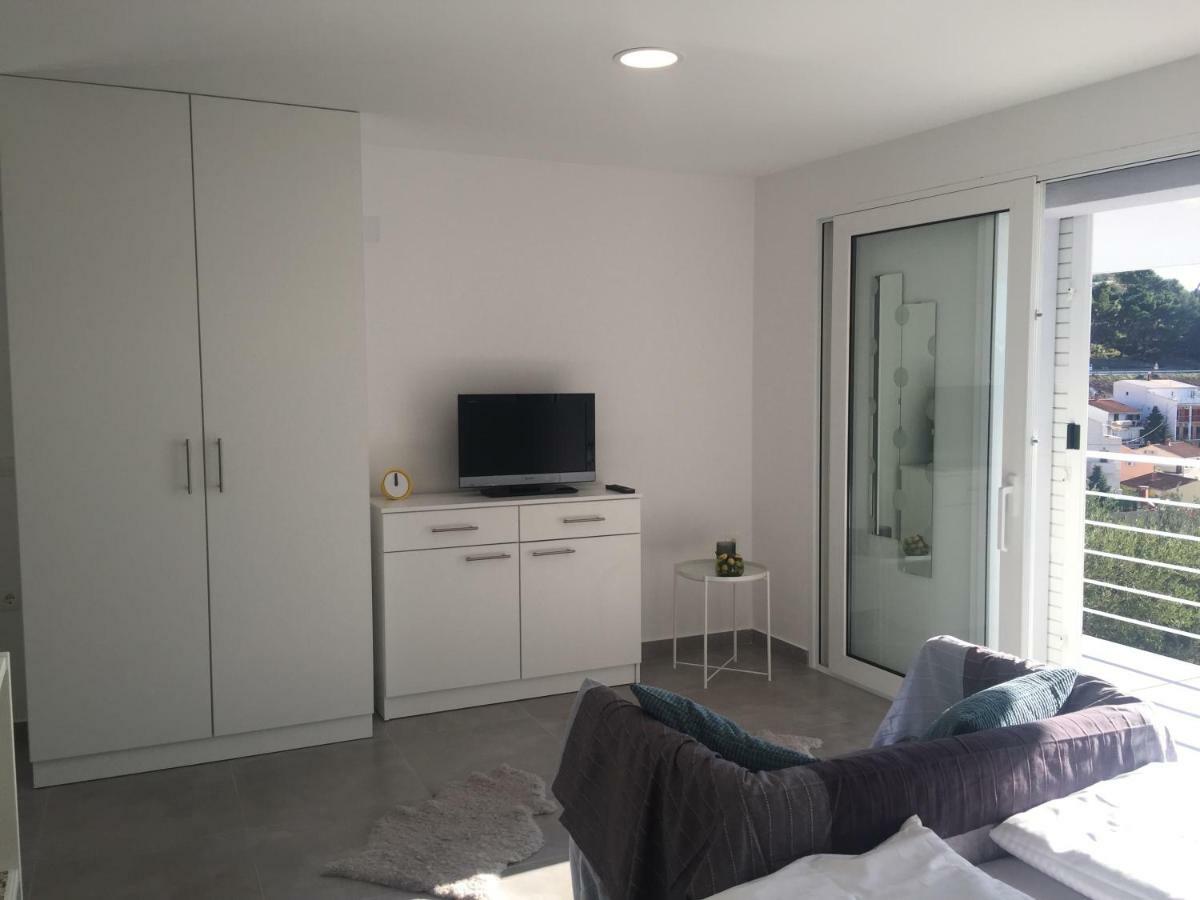Apartman Zeljka Apartment พอดโกรา ภายนอก รูปภาพ