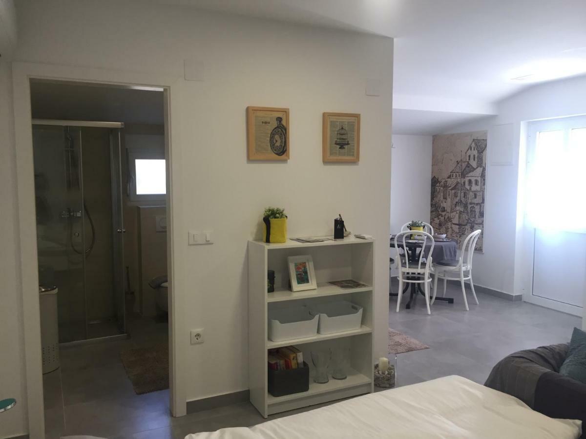 Apartman Zeljka Apartment พอดโกรา ภายนอก รูปภาพ