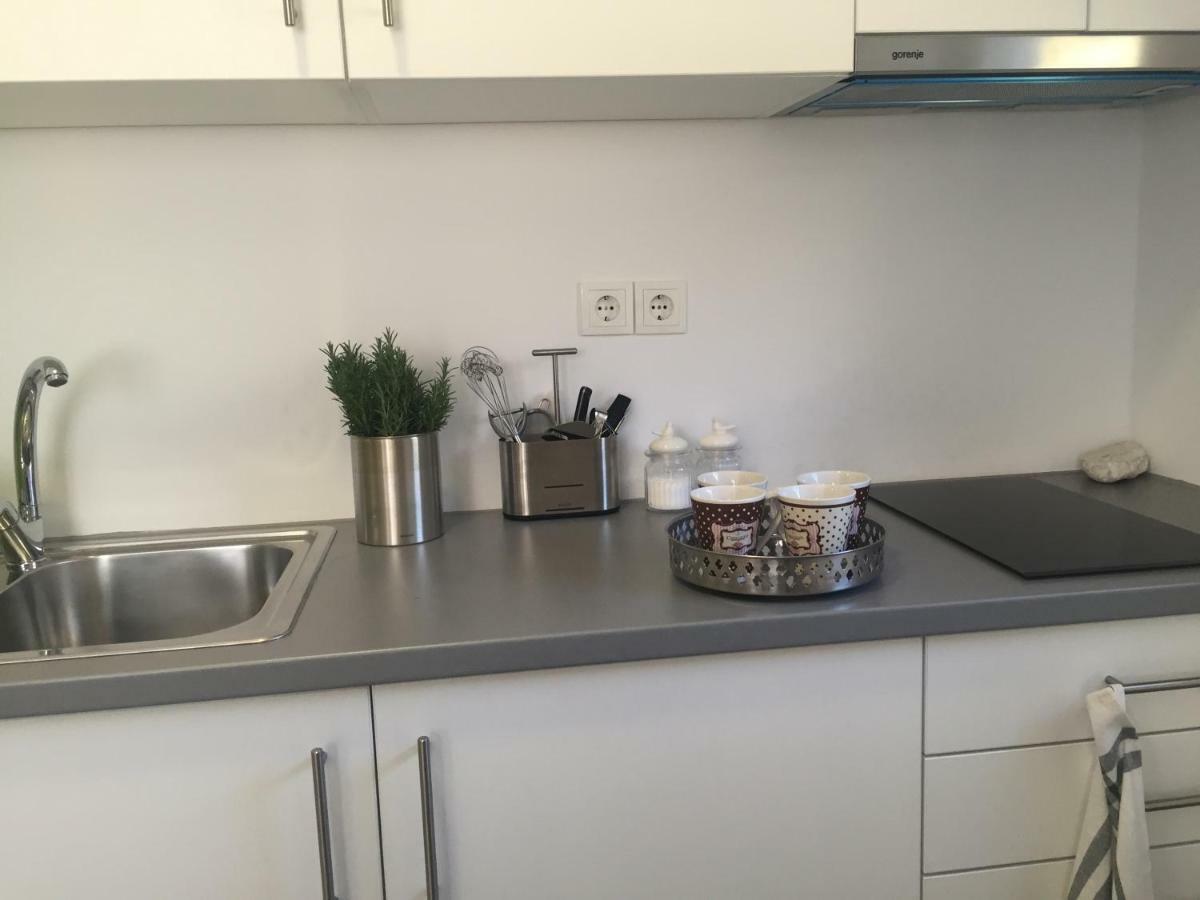 Apartman Zeljka Apartment พอดโกรา ภายนอก รูปภาพ